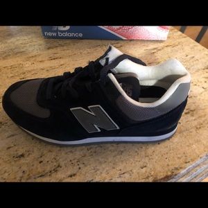 Women’s New Balance tennis shoes